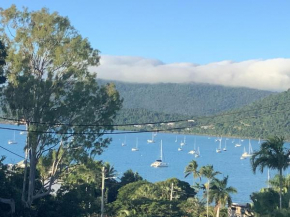 Studio Apartment with Seaview Airlie Beach